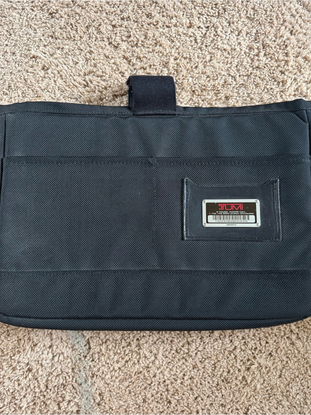 TUMI LAPTOP sleeve. Excellent condition.